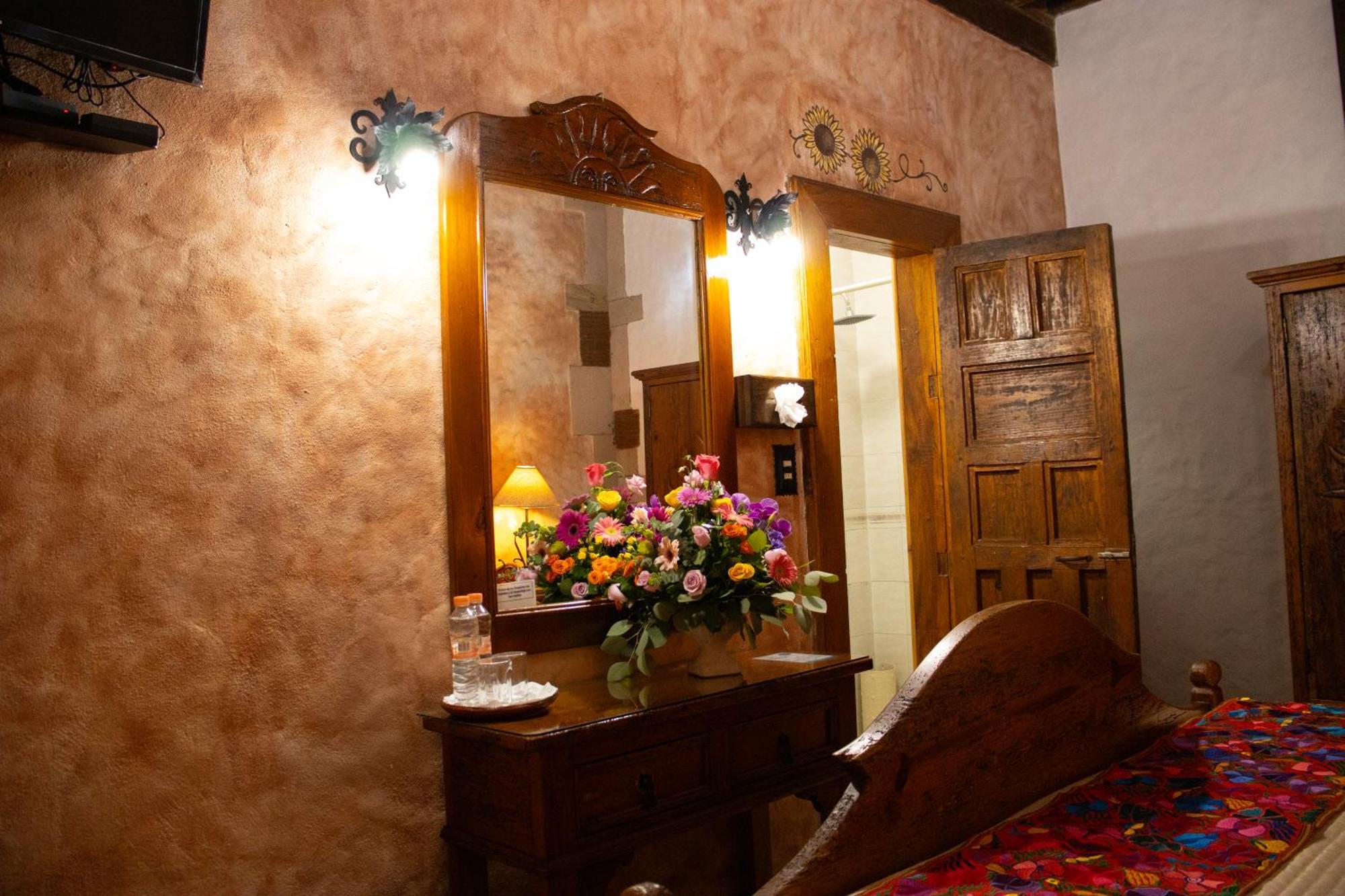 Hotel Los Escudos Pátzcuaro Exterior foto